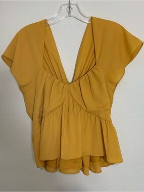 Express Mustard Yellow V-Neck Flutter Sleeve Peplum Top Small NWT Party Flowy